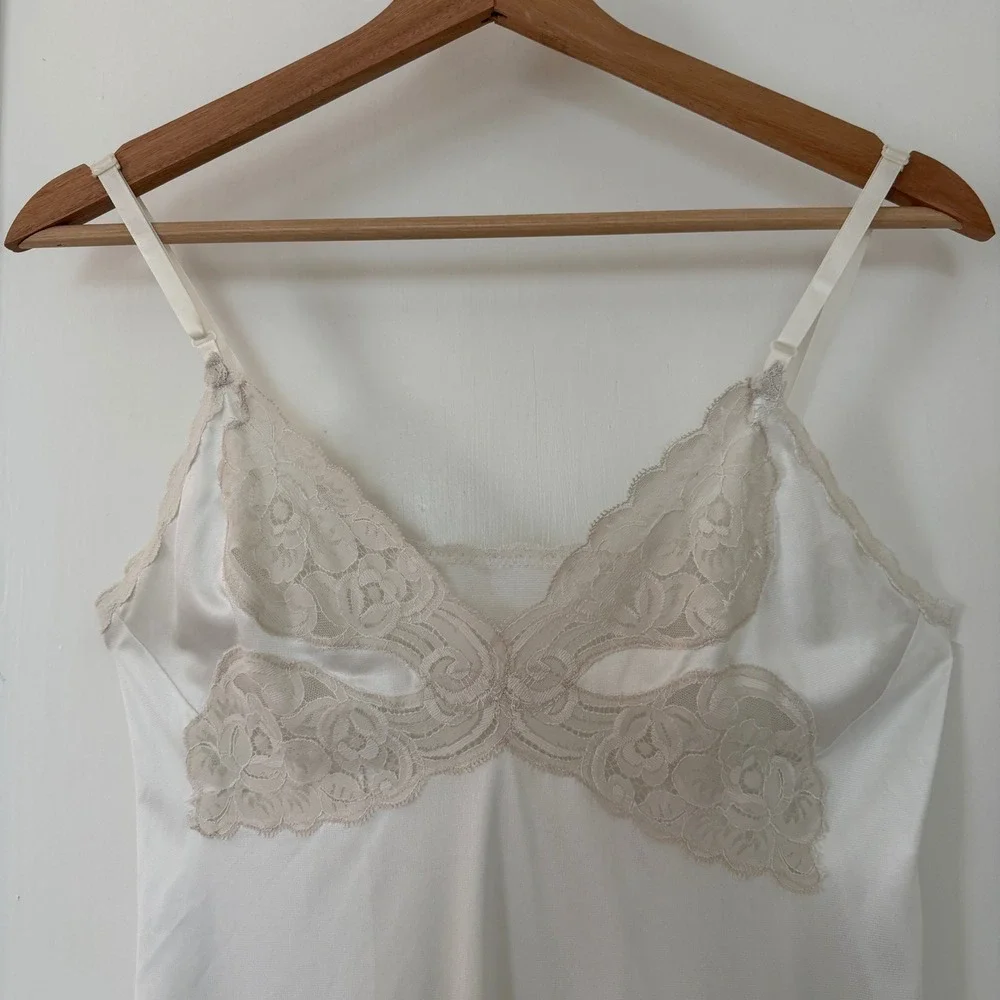 Vntg White Lace Trim Slip Dress Lingerie Floral Scalloped Hem Sz S Retro, Vampy - Picture 2 of 7